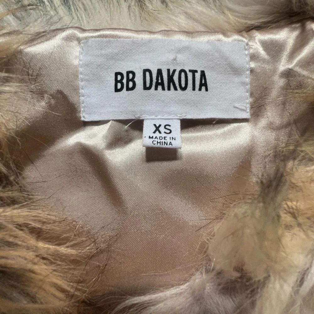 BB Dakota Mixed Fur Vest NWOT XS - Picture 8 of 9